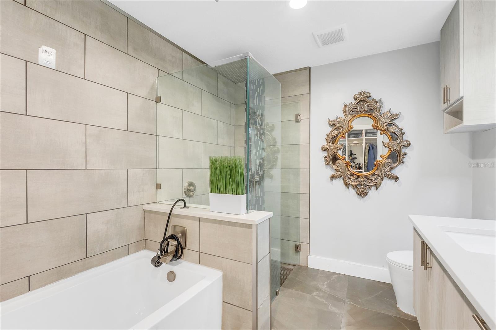 Image 13 of 62 For 8743 Alegre Circle