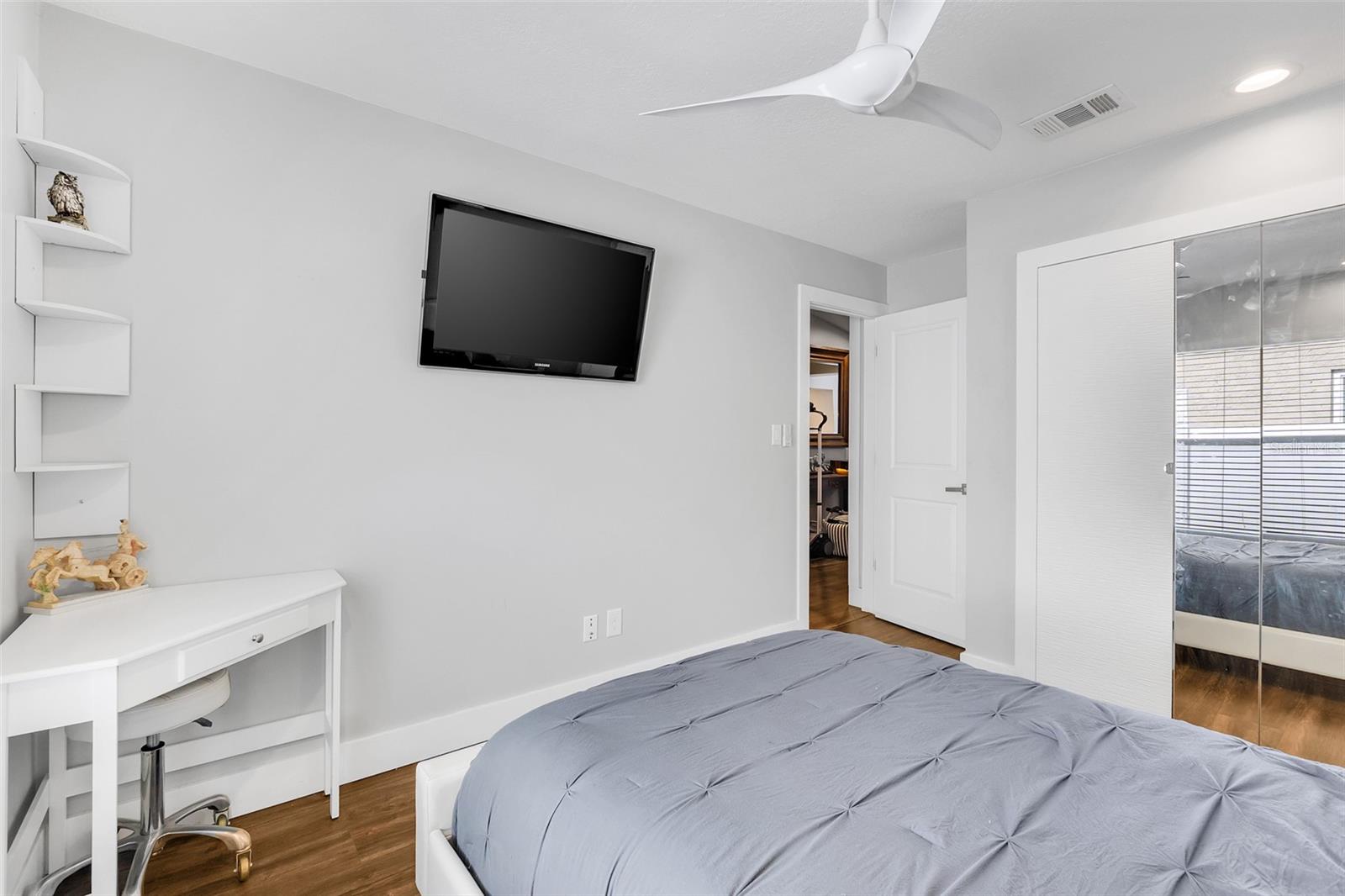 Image 14 of 62 For 8743 Alegre Circle