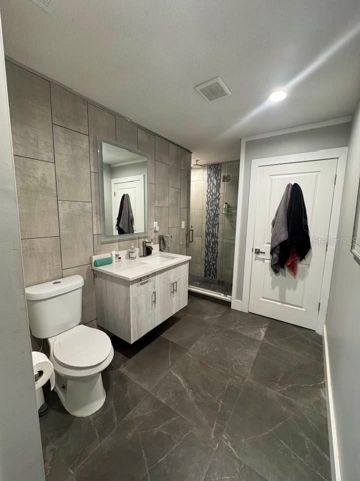 Image 19 of 62 For 8743 Alegre Circle