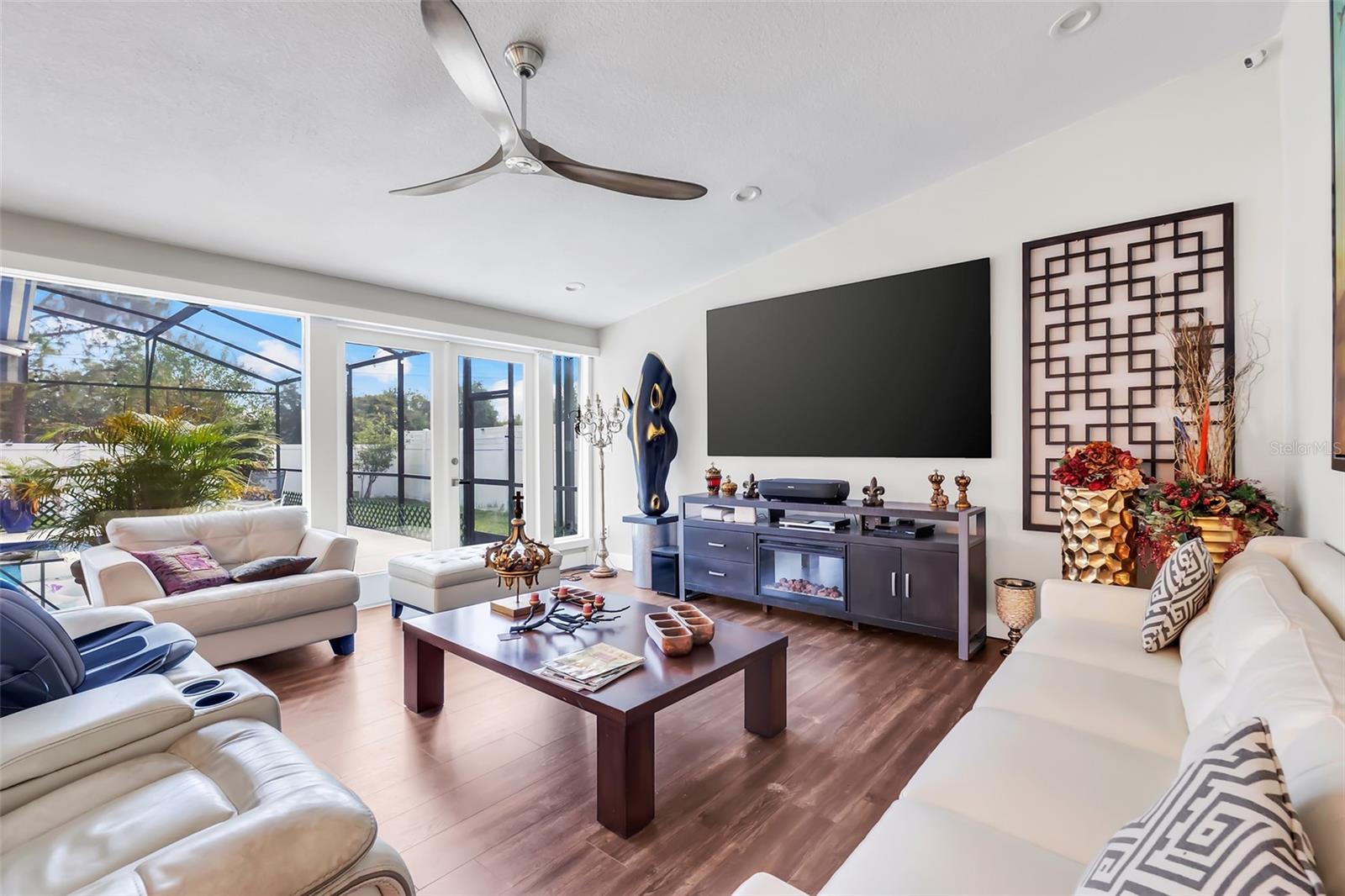 Image 7 of 62 For 8743 Alegre Circle