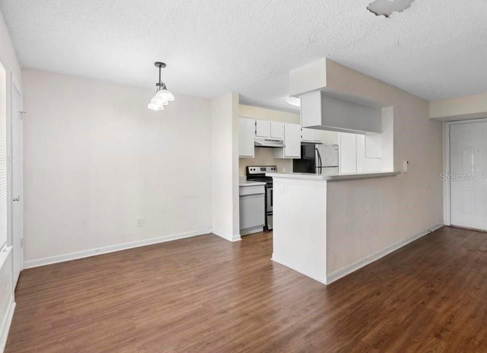 Image 10 of 34 For 4355 Perkinshire Lane 103