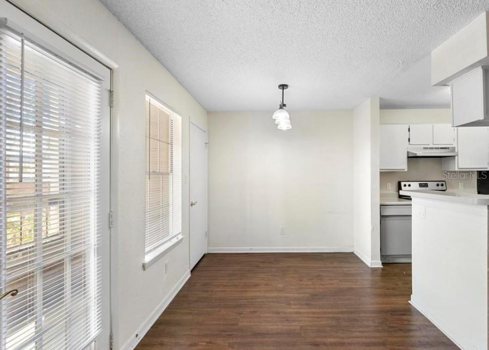 Image 11 of 34 For 4355 Perkinshire Lane 103