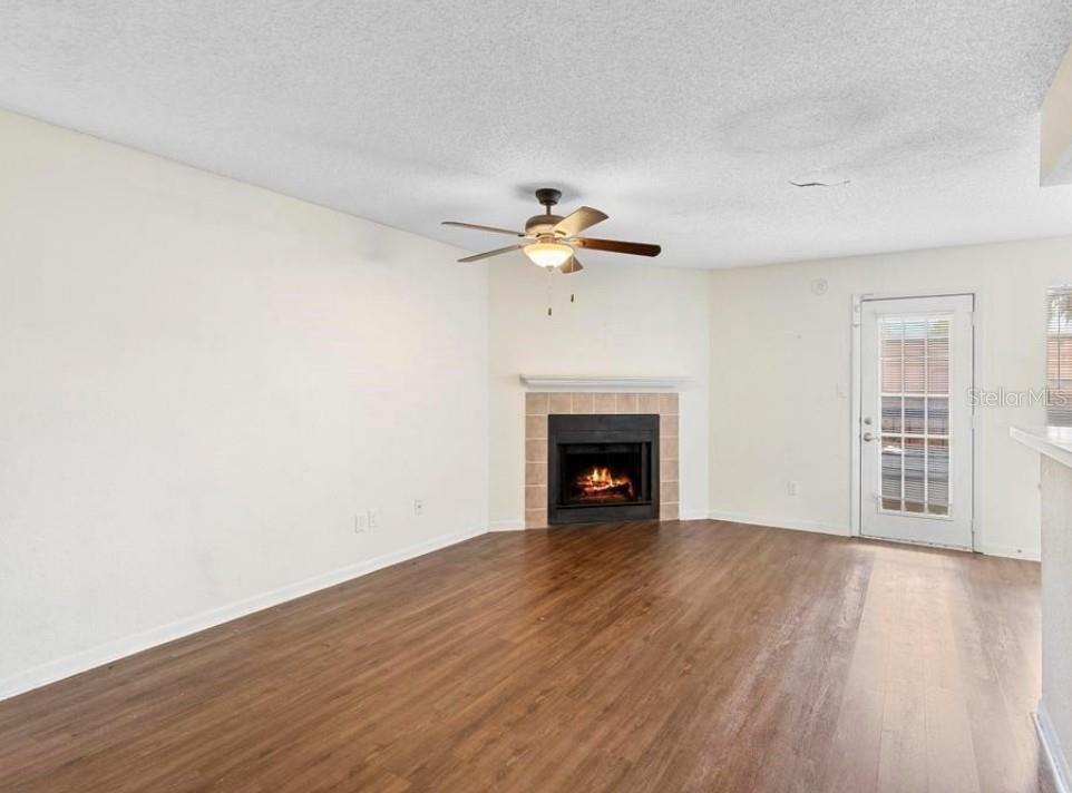 Image 14 of 34 For 4355 Perkinshire Lane 103