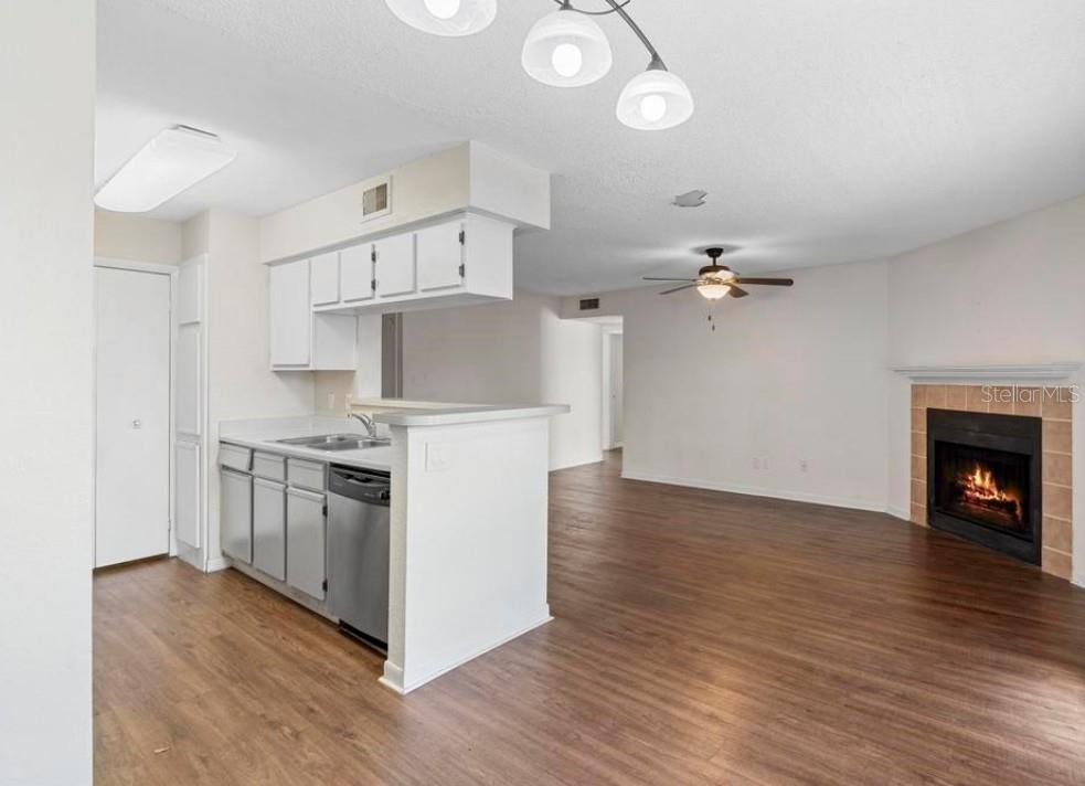 Image 8 of 34 For 4355 Perkinshire Lane 103