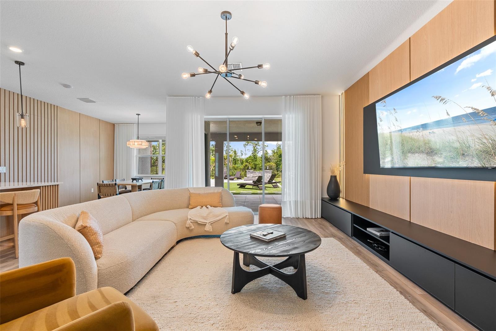 Image 9 of 46 For 8105 Fenton Street