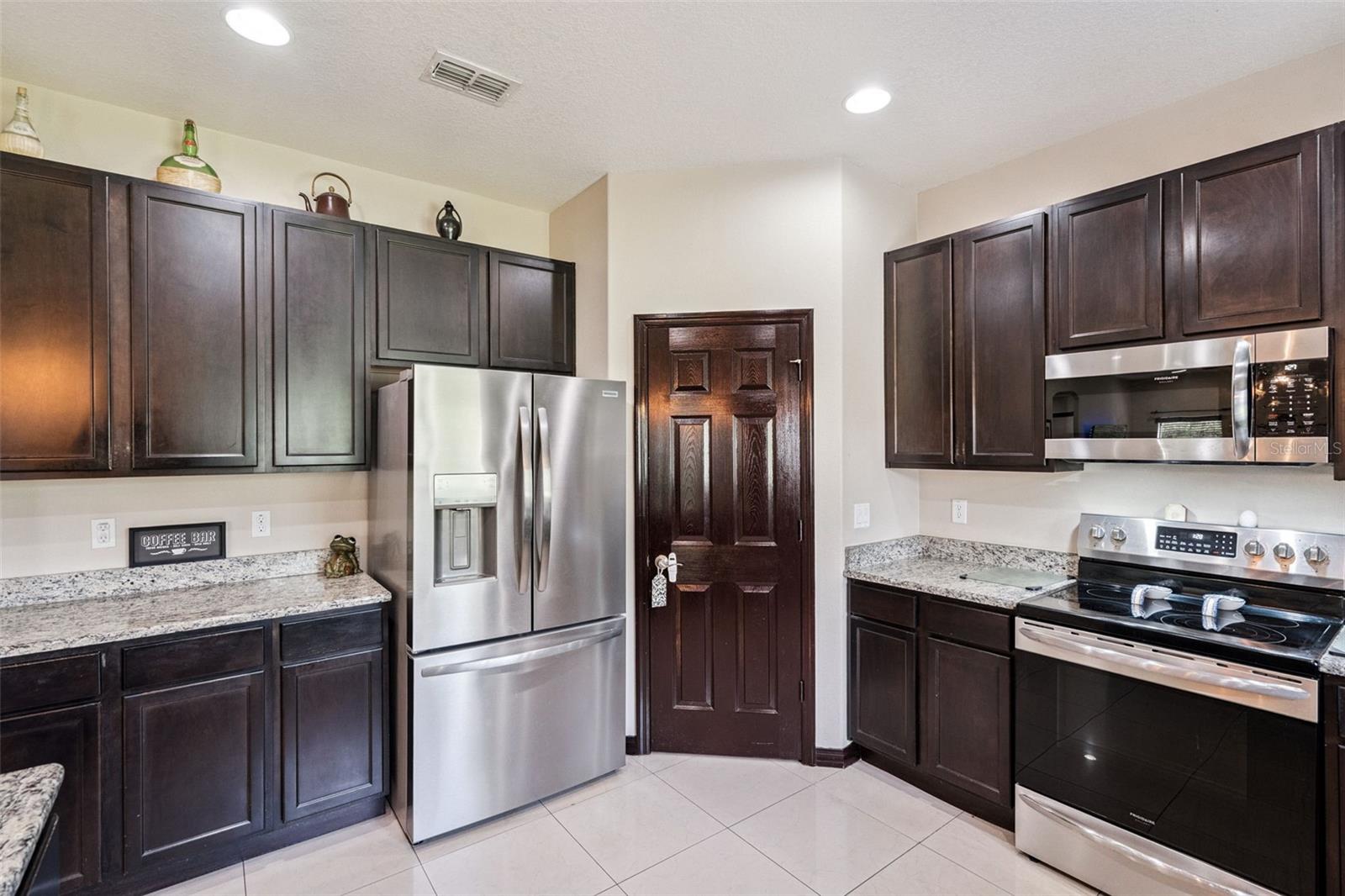 Image 17 of 83 For 127 Verde Way