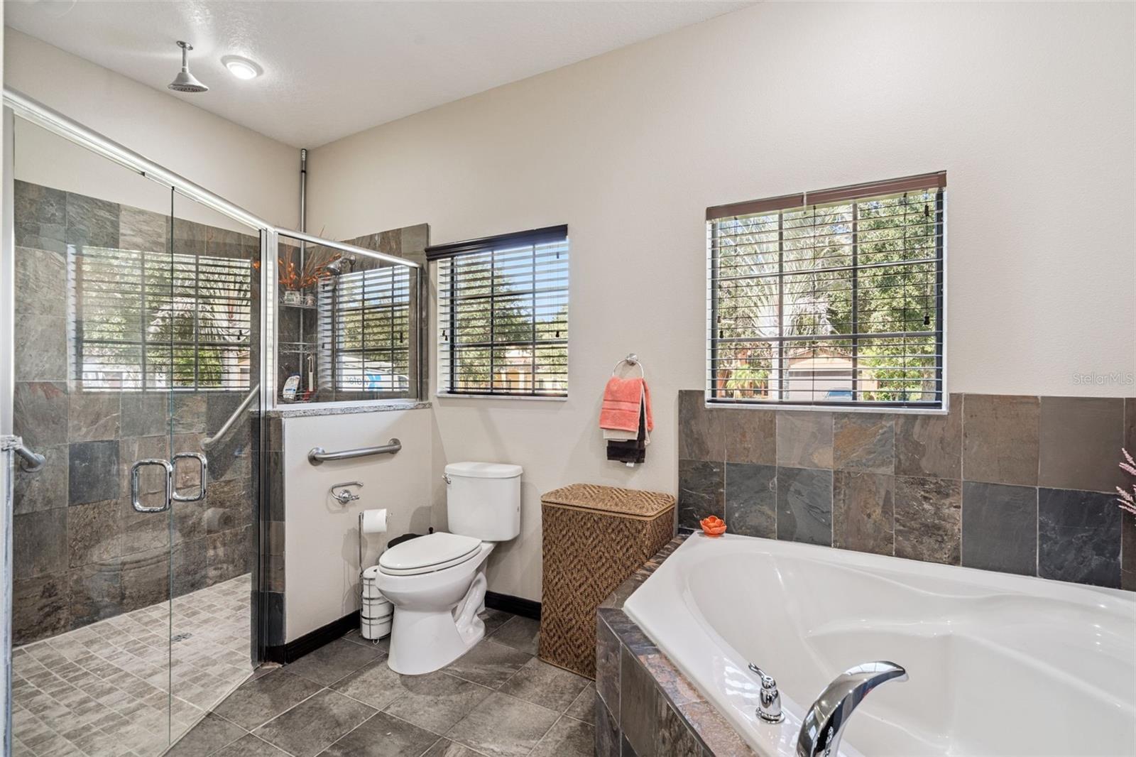 Image 20 of 83 For 127 Verde Way