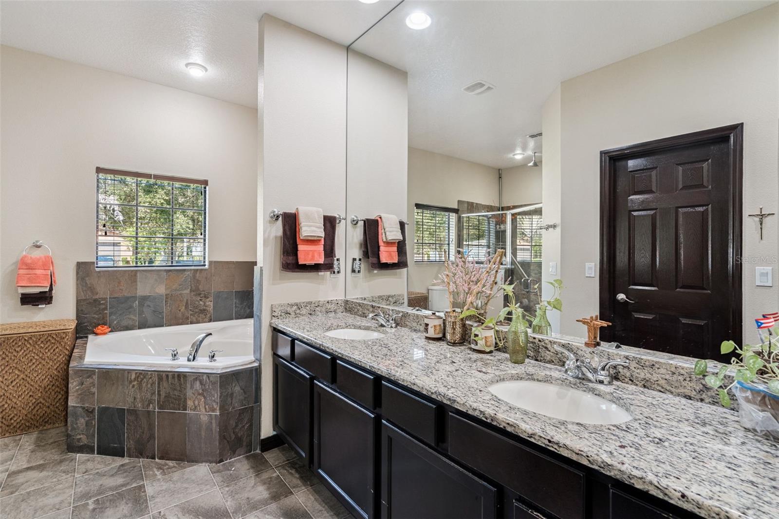 Image 21 of 83 For 127 Verde Way