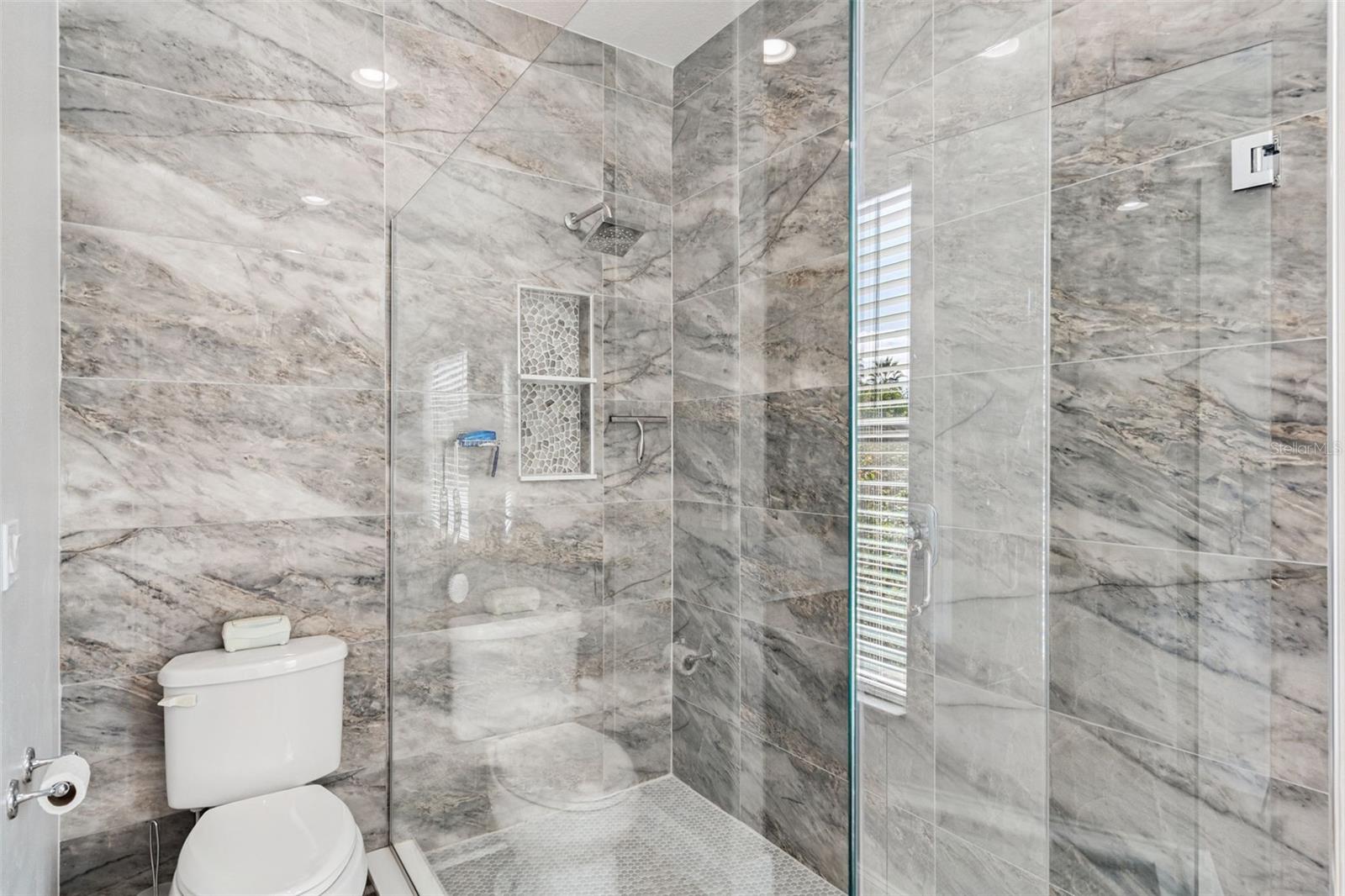 Image 31 of 83 For 127 Verde Way