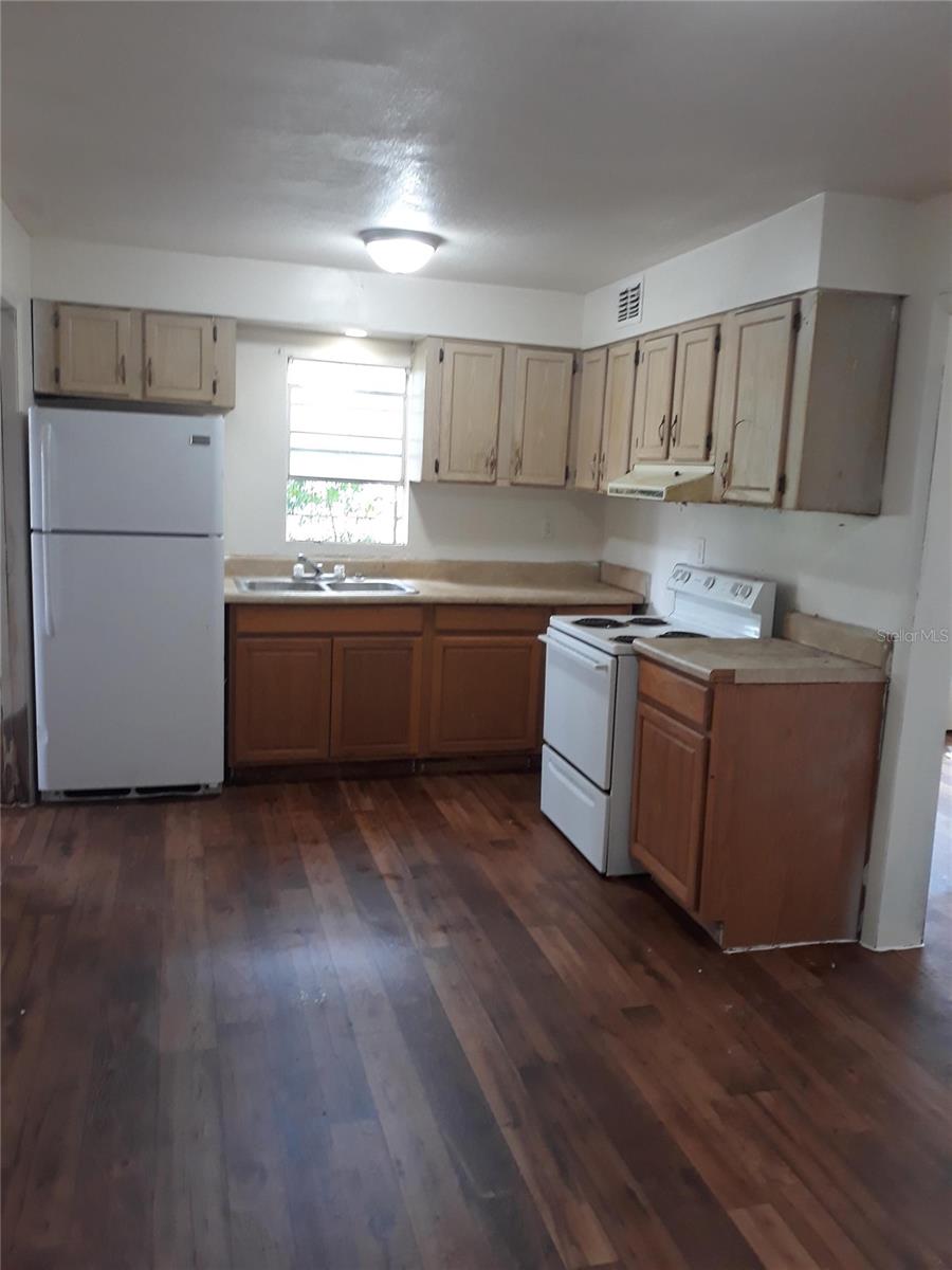 Image 4 of 7 For 403 Walnut Street