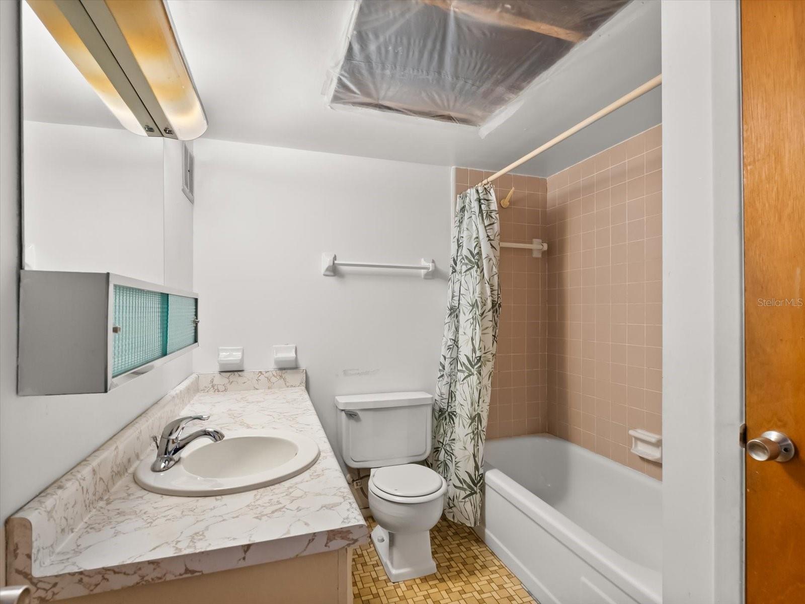 Image 17 of 29 For 1935 Conway Road L3