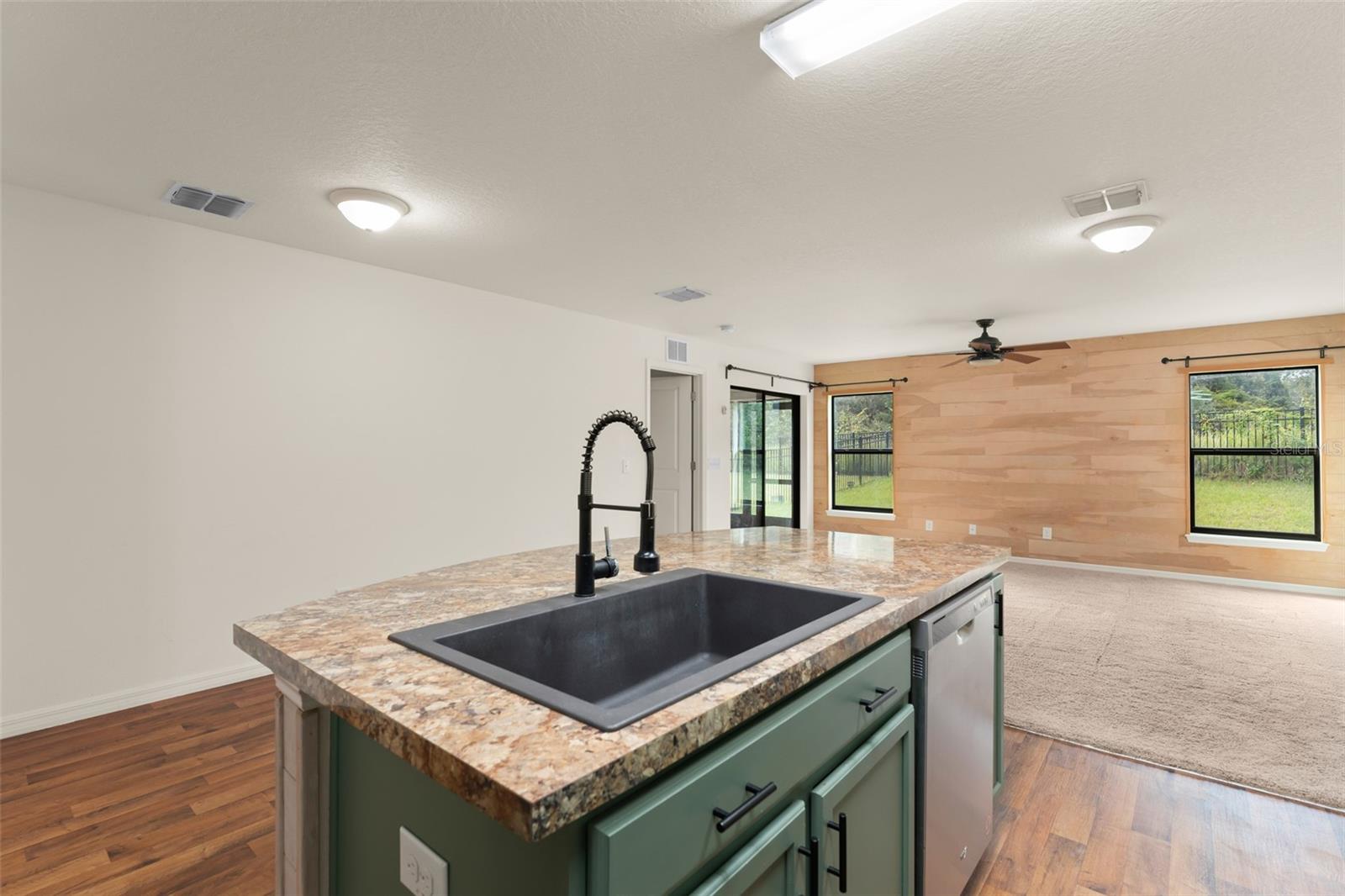 Image 17 of 36 For 5584 Maggiore Boulevard