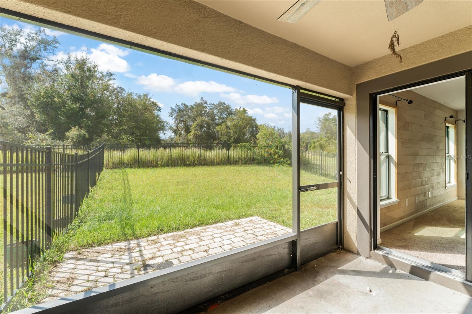 Image 31 of 36 For 5584 Maggiore Boulevard