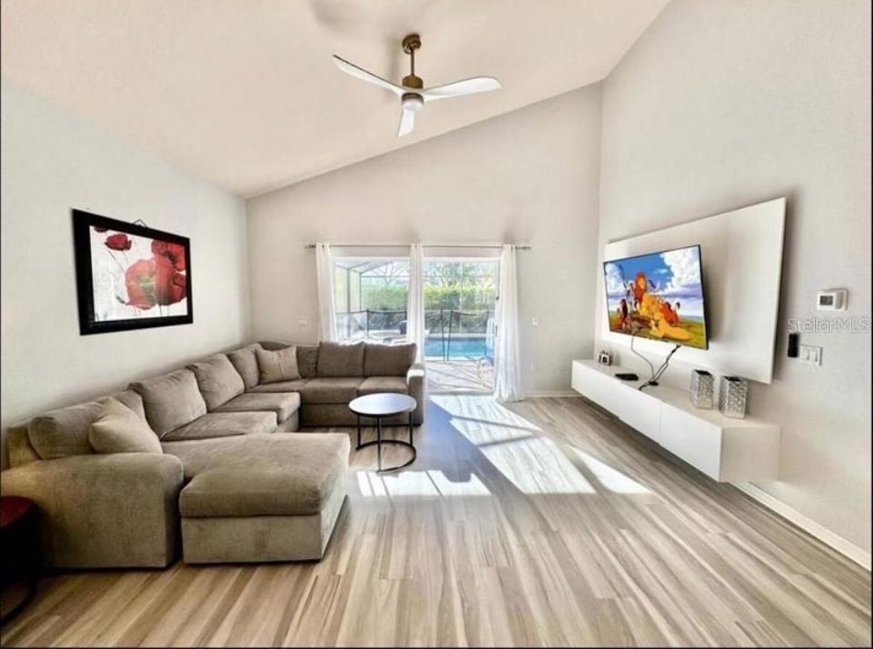 Image 2 of 17 For 17845 Woodcrest Way