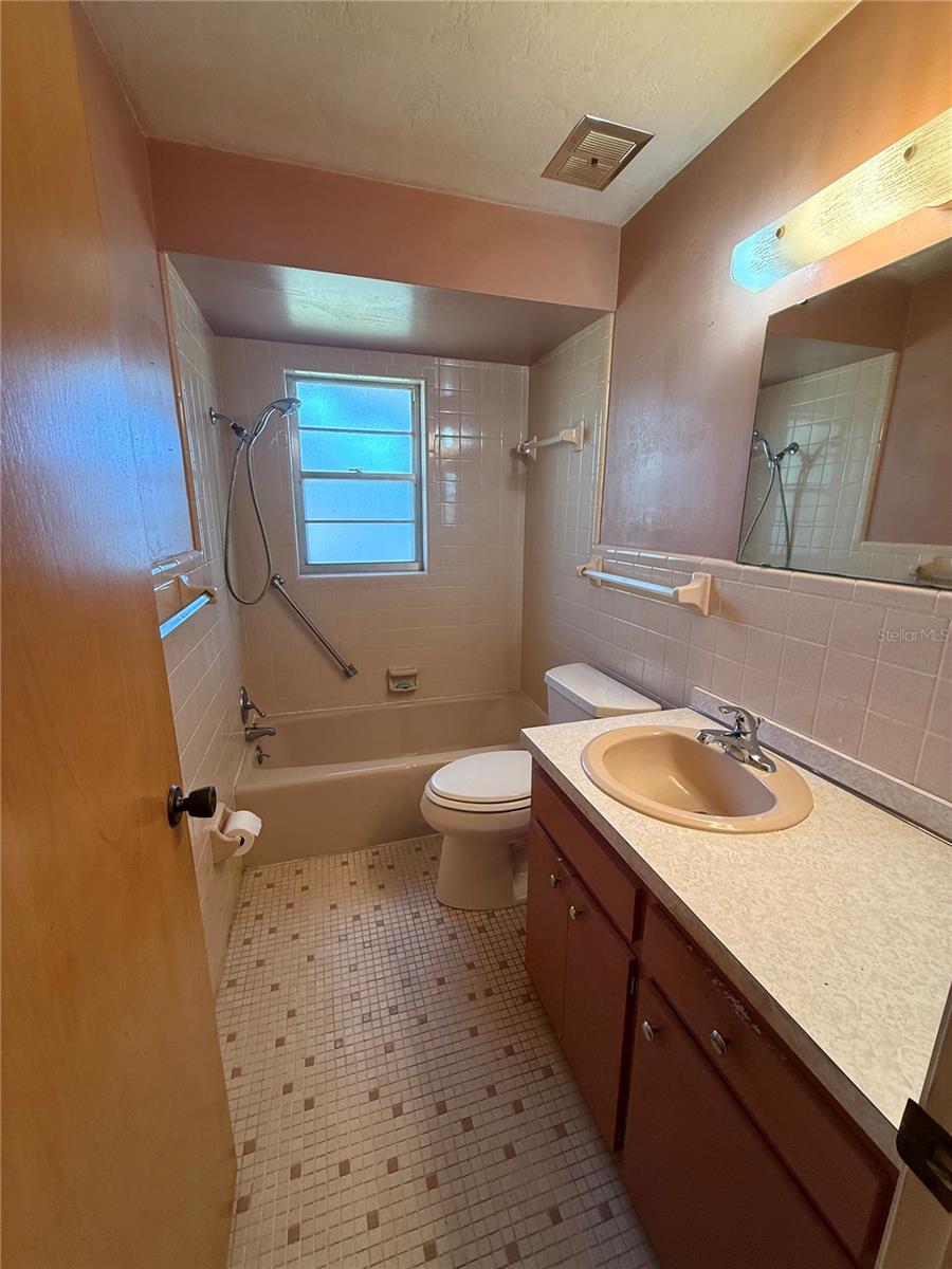 Image 12 of 23 For 34 Wisteria Drive