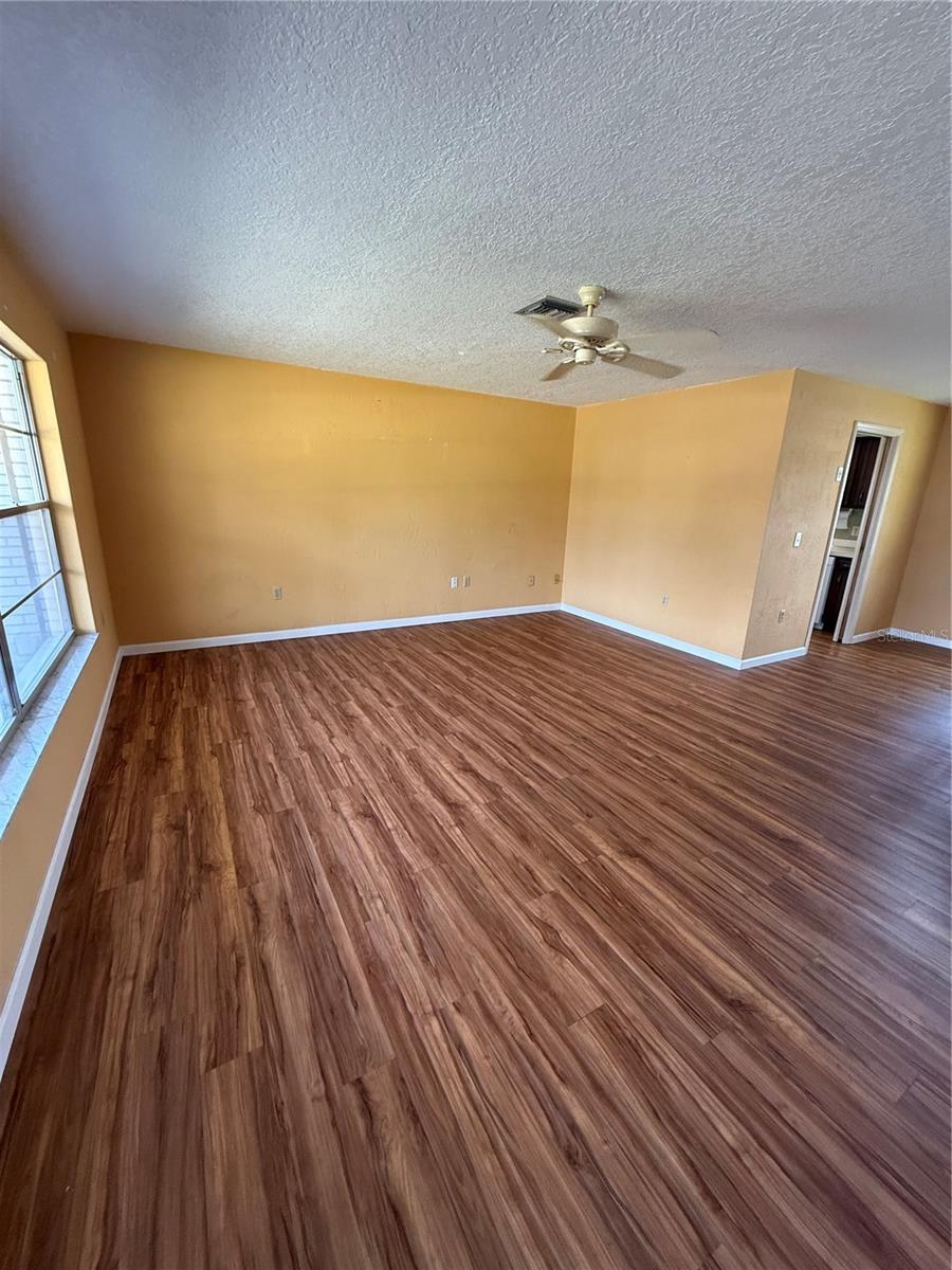 Image 4 of 23 For 34 Wisteria Drive