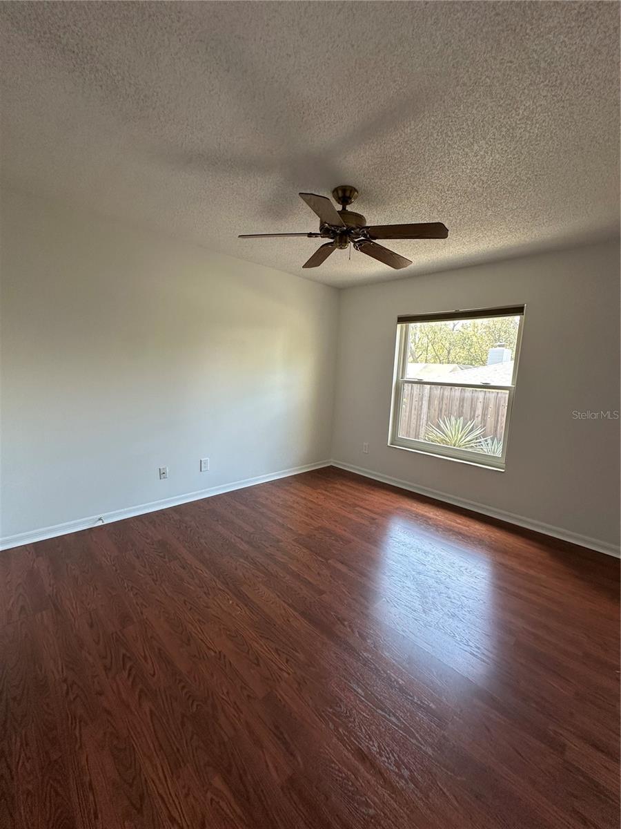 Image 19 of 34 For 310 Tangerine Street