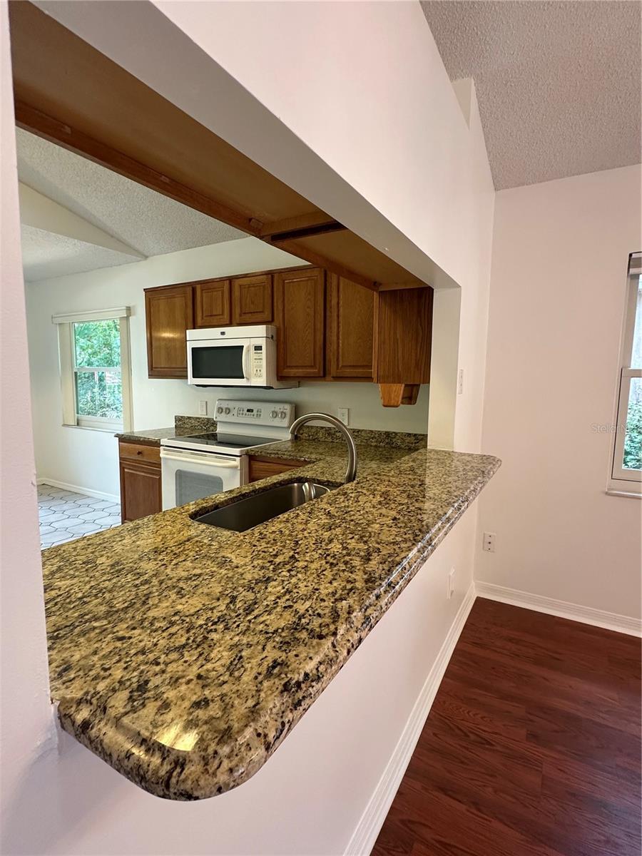 Image 7 of 34 For 310 Tangerine Street