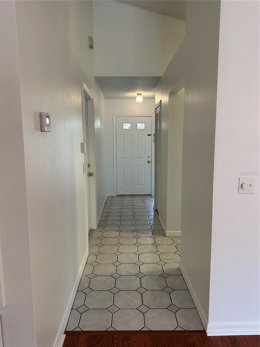 Image 8 of 34 For 310 Tangerine Street