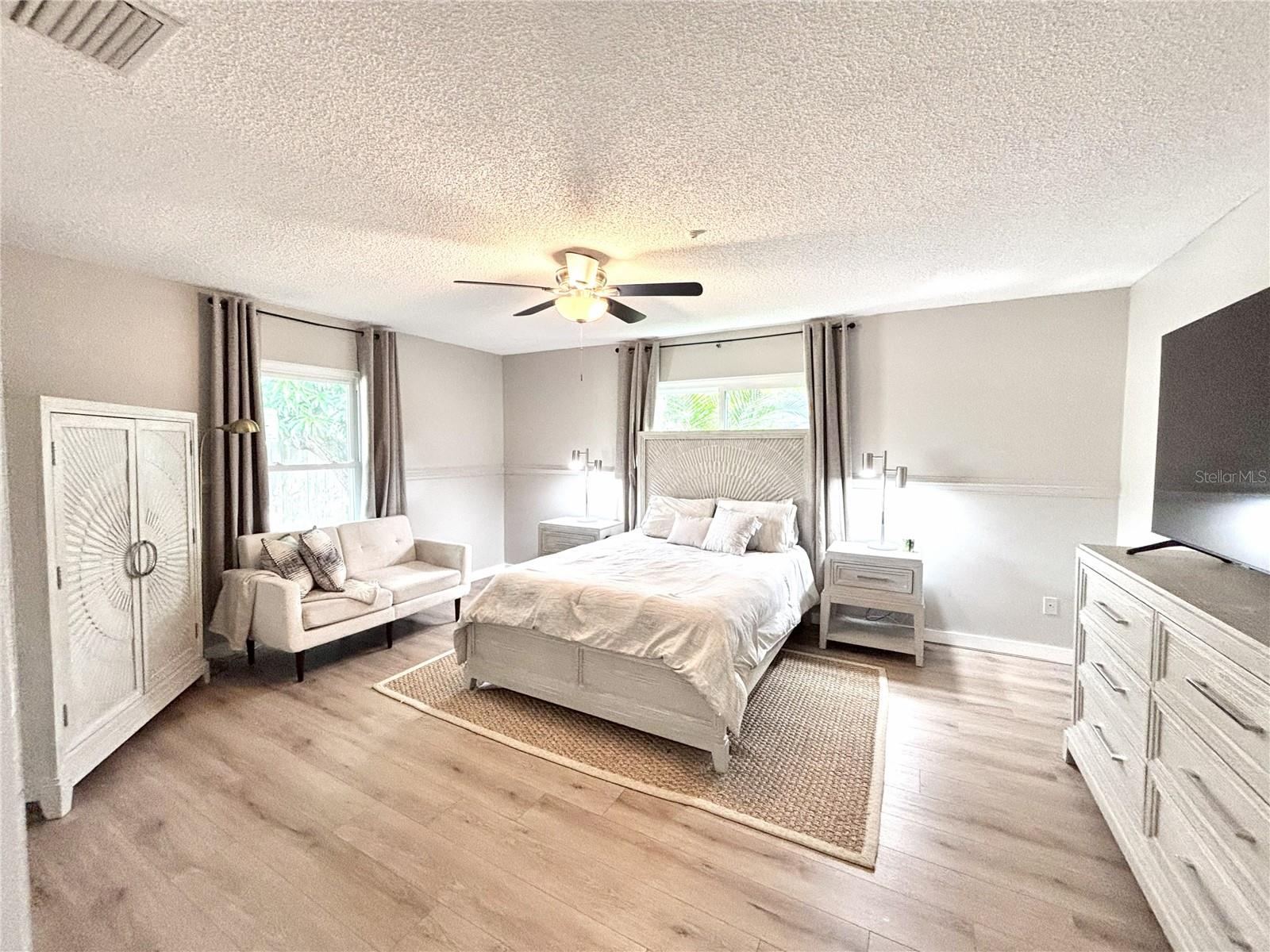 Image 11 of 25 For 4033 13th Avenue W