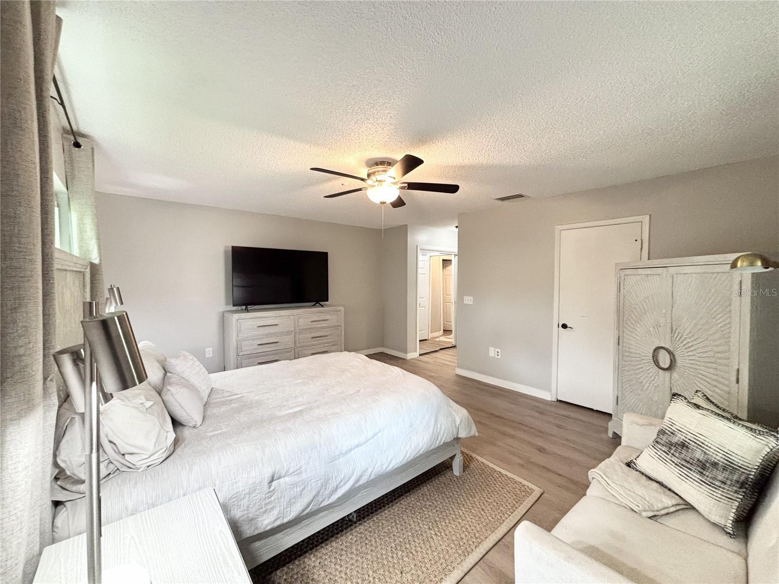 Image 14 of 25 For 4033 13th Avenue W