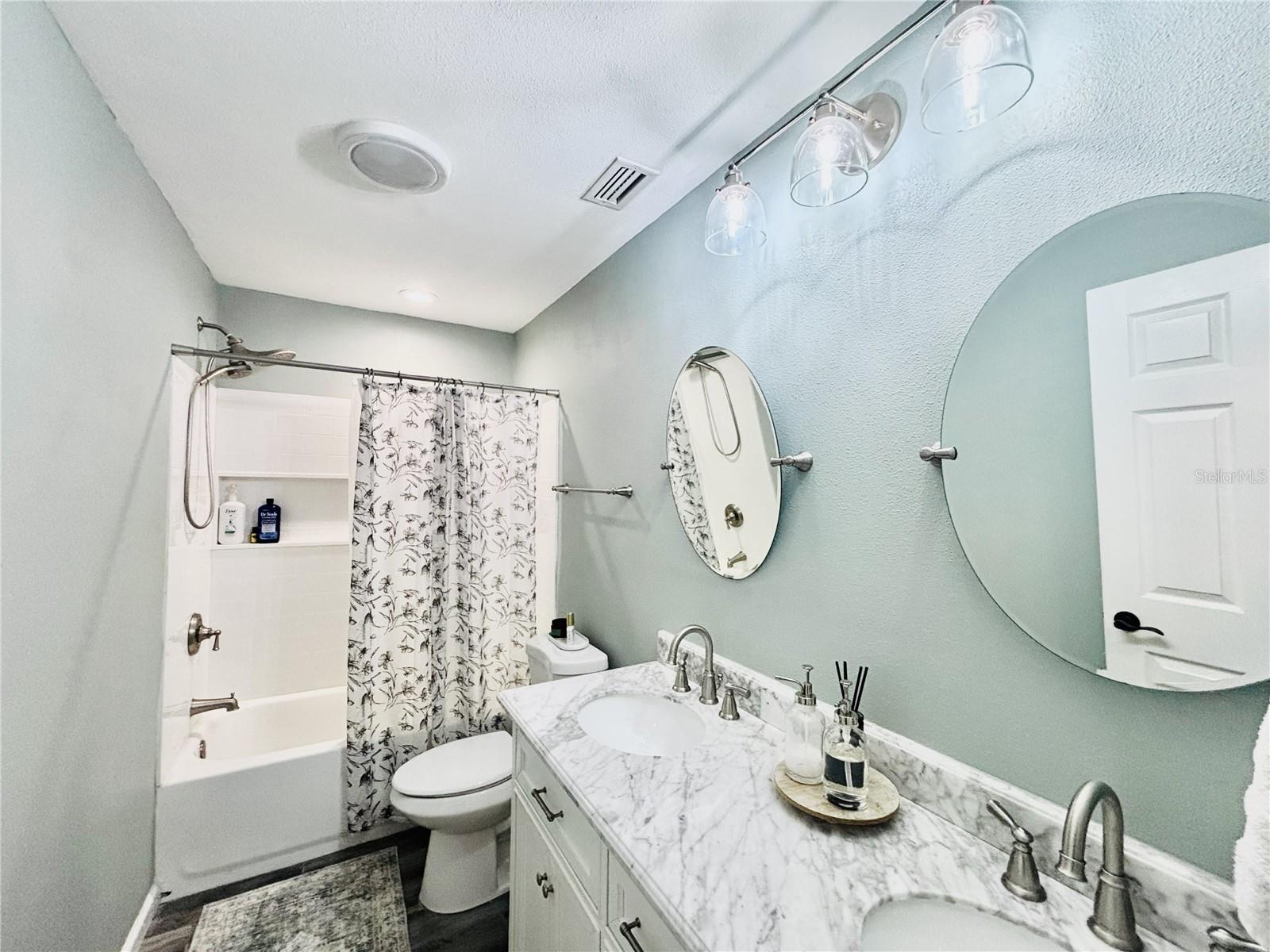 Image 21 of 25 For 4033 13th Avenue W