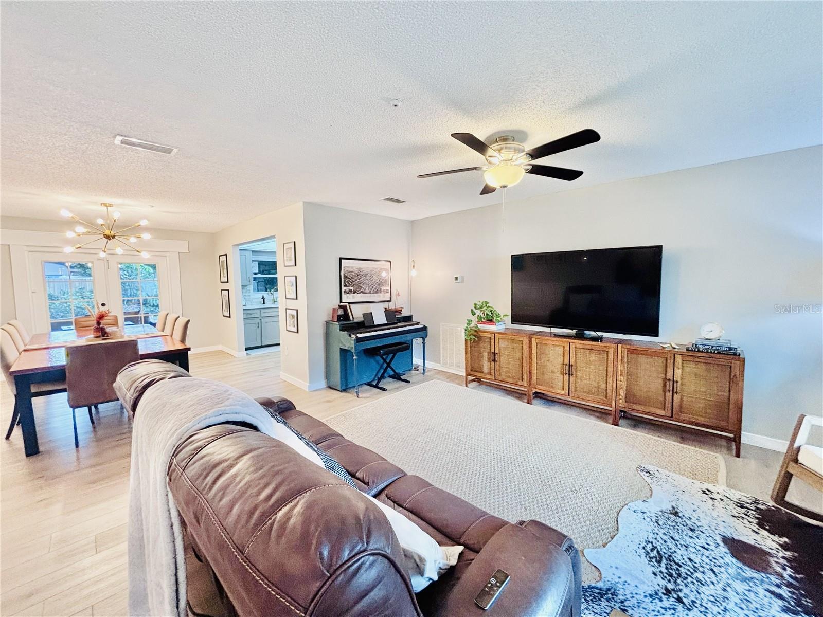 Image 4 of 25 For 4033 13th Avenue W