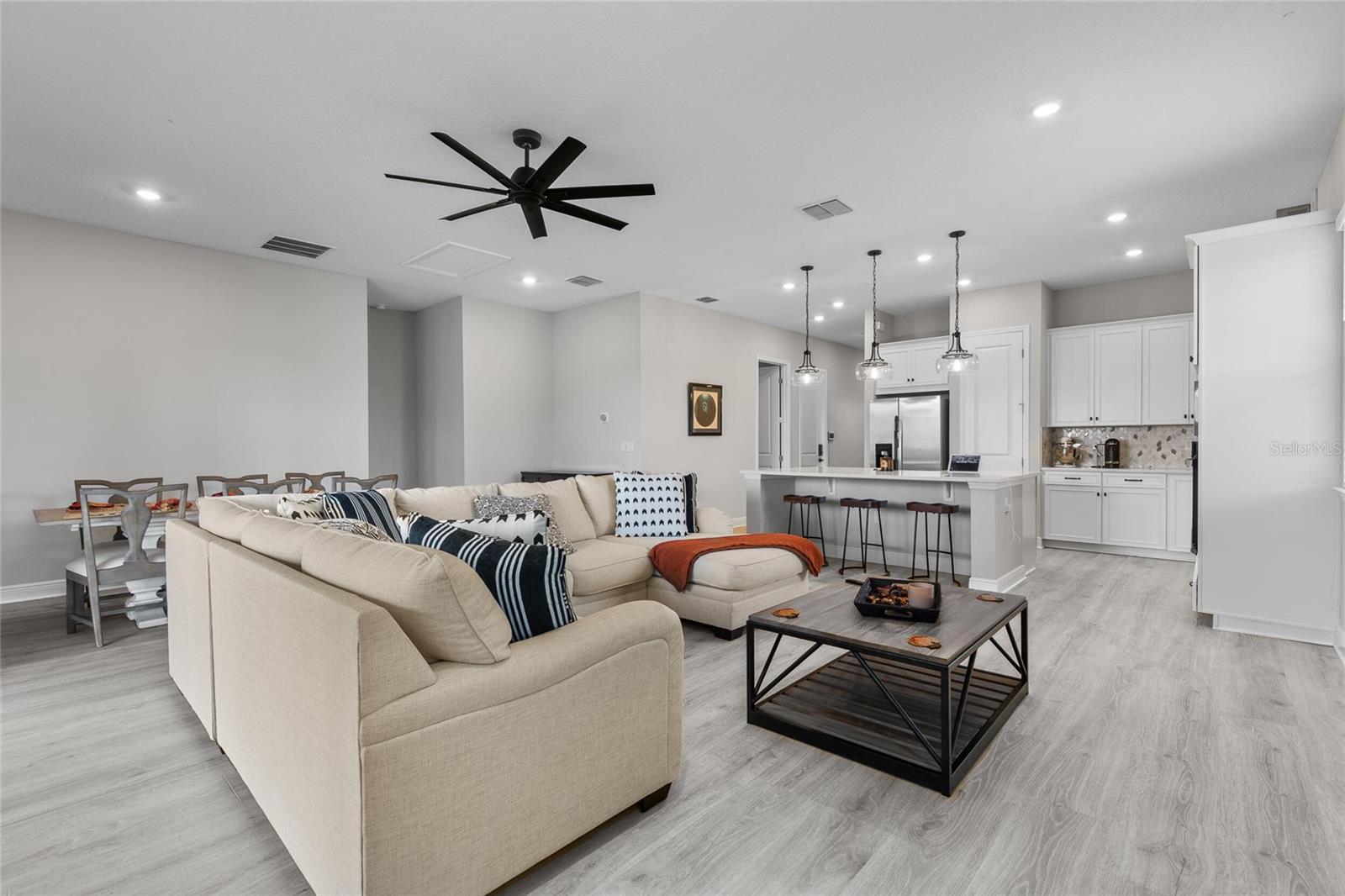 Image 8 of 47 For 6515 Quest Street