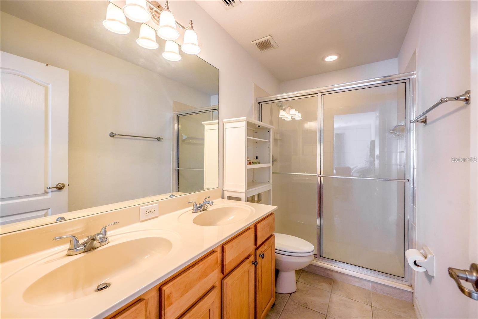 Image 23 of 44 For 14128 Avenue Of The Groves