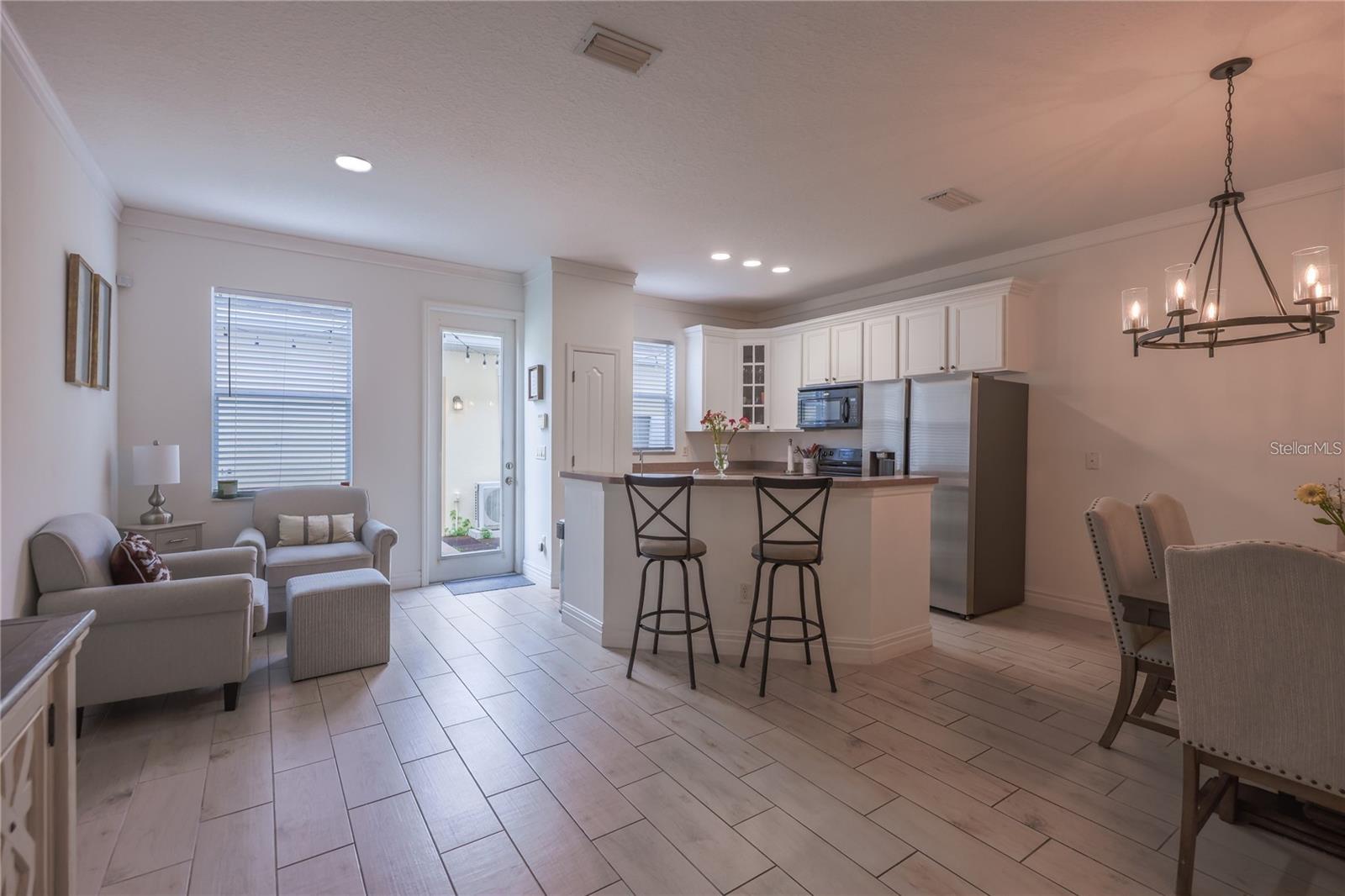 Image 5 of 44 For 14128 Avenue Of The Groves