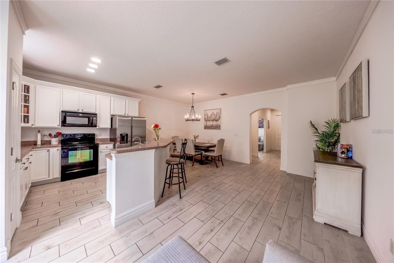 Image 6 of 44 For 14128 Avenue Of The Groves