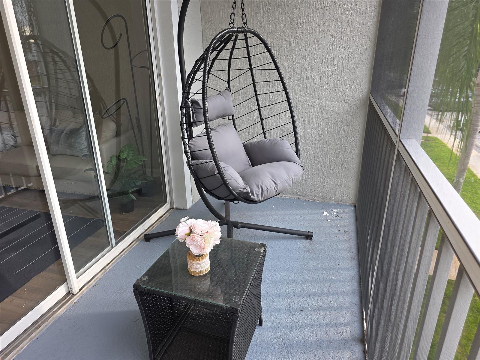 Image 18 of 21 For 2307 Butterfly Palm Way 201