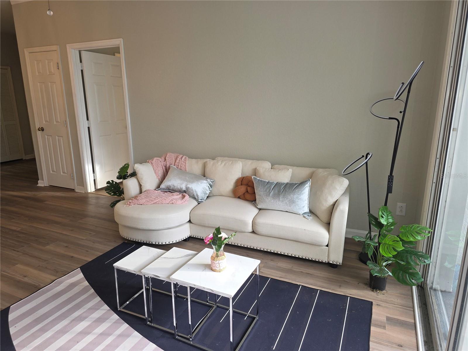 Image 2 of 21 For 2307 Butterfly Palm Way 201