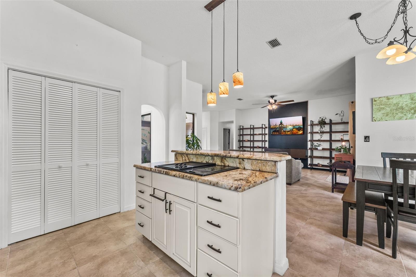 Image 24 of 41 For 5560 Bob White Trail