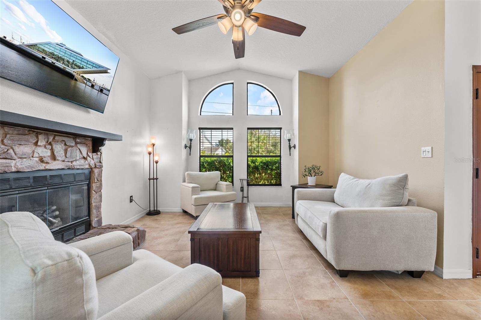 Image 8 of 41 For 5560 Bob White Trail