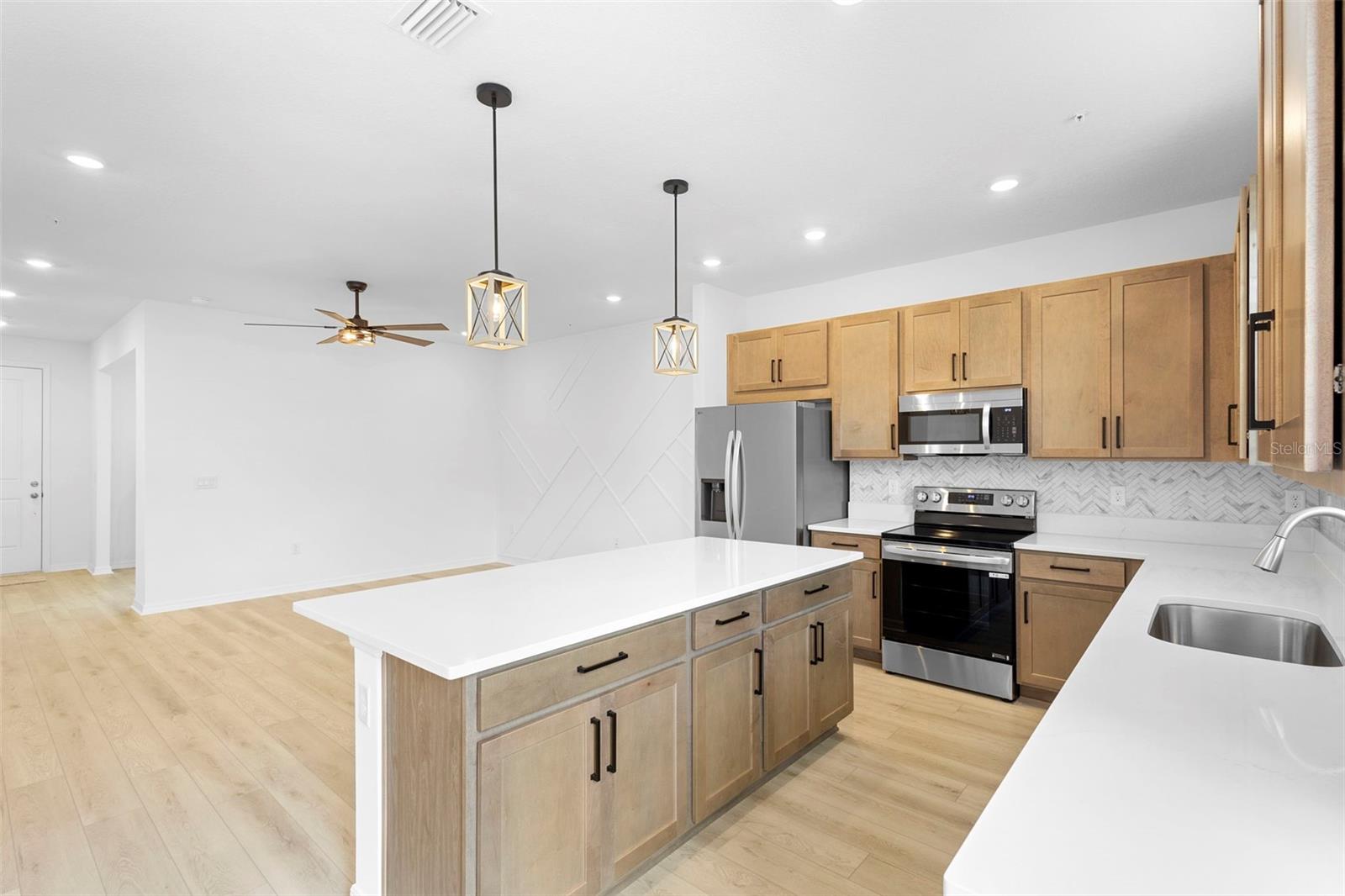 Image 14 of 43 For 745 Mystic Gardens Drive