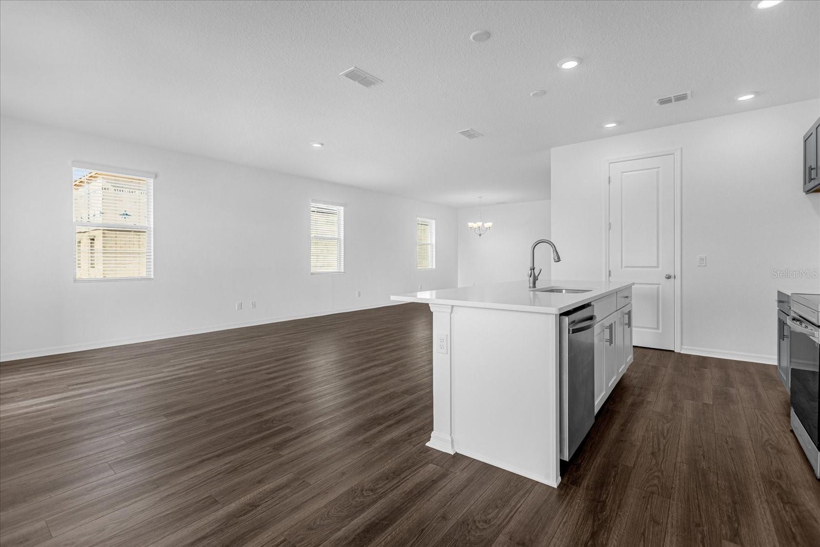 Image 17 of 29 For 2355 Lancashire Street