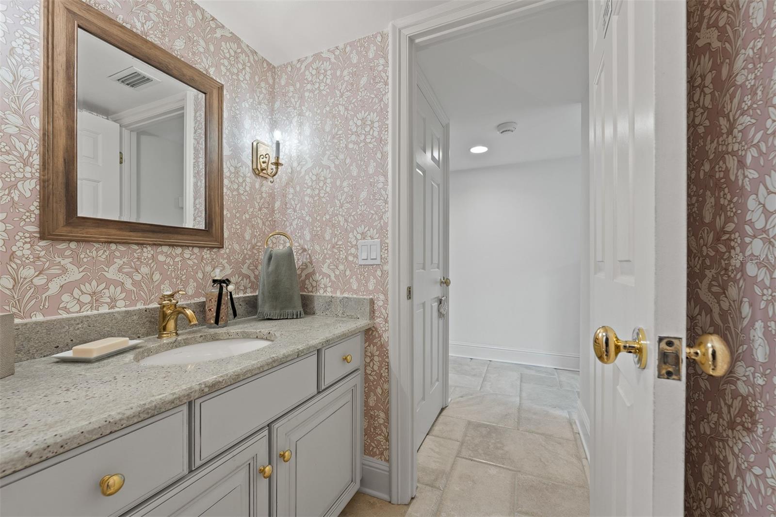 Image 27 of 61 For 203 Weeping Elm Lane