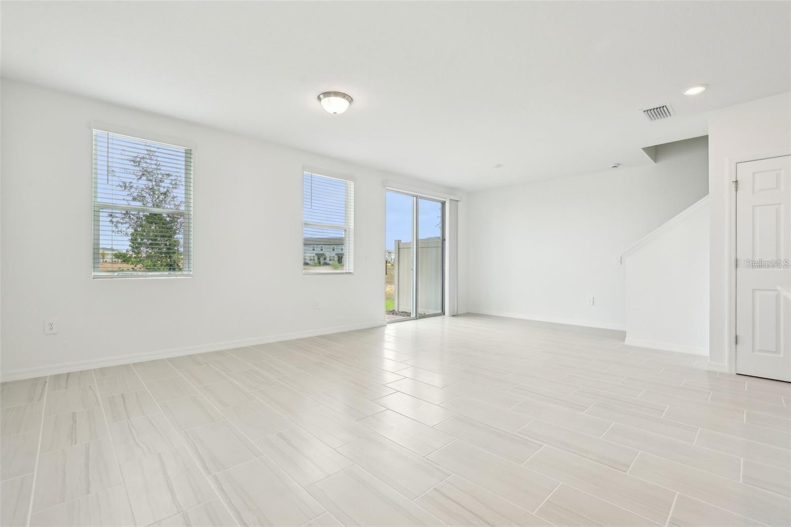 Image 5 of 32 For 16430 Bird Of Paradise Avenue