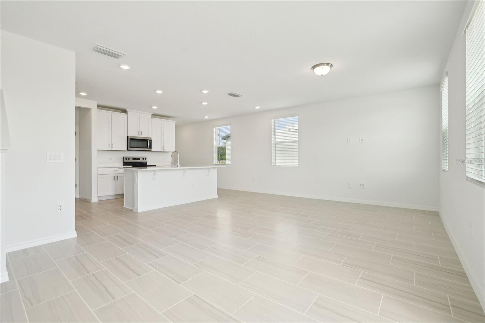 Image 7 of 32 For 16430 Bird Of Paradise Avenue