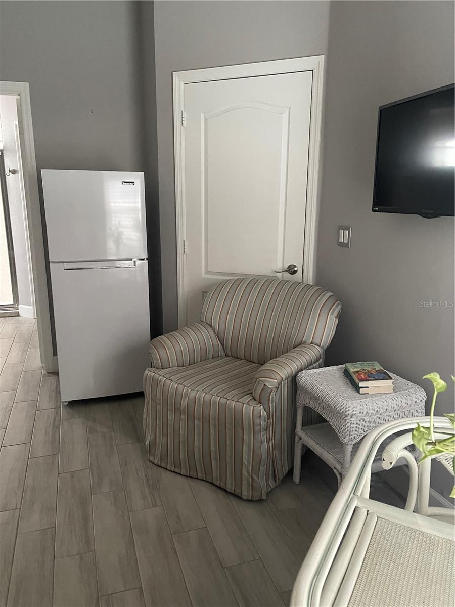 Image 2 of 22 For 15454 Markham Drive