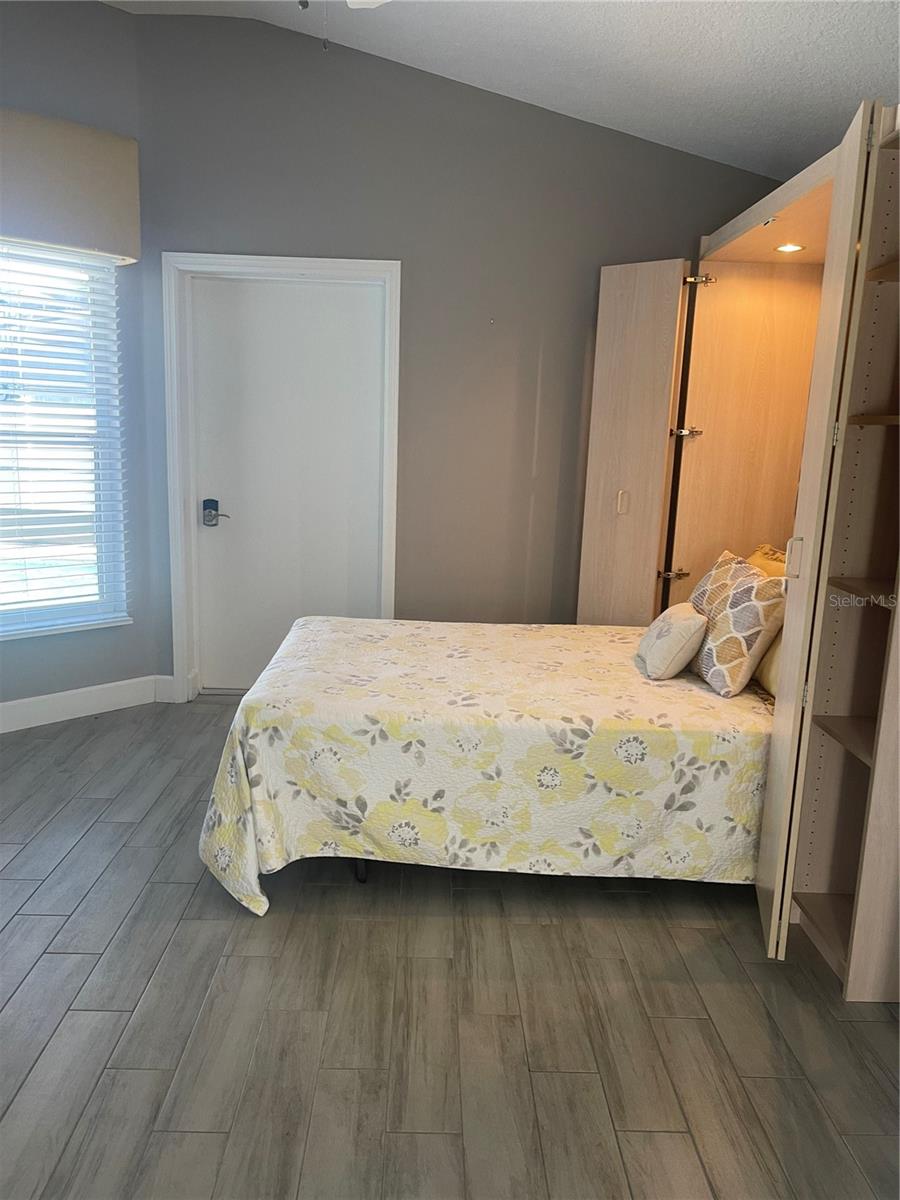 Image 4 of 22 For 15454 Markham Drive