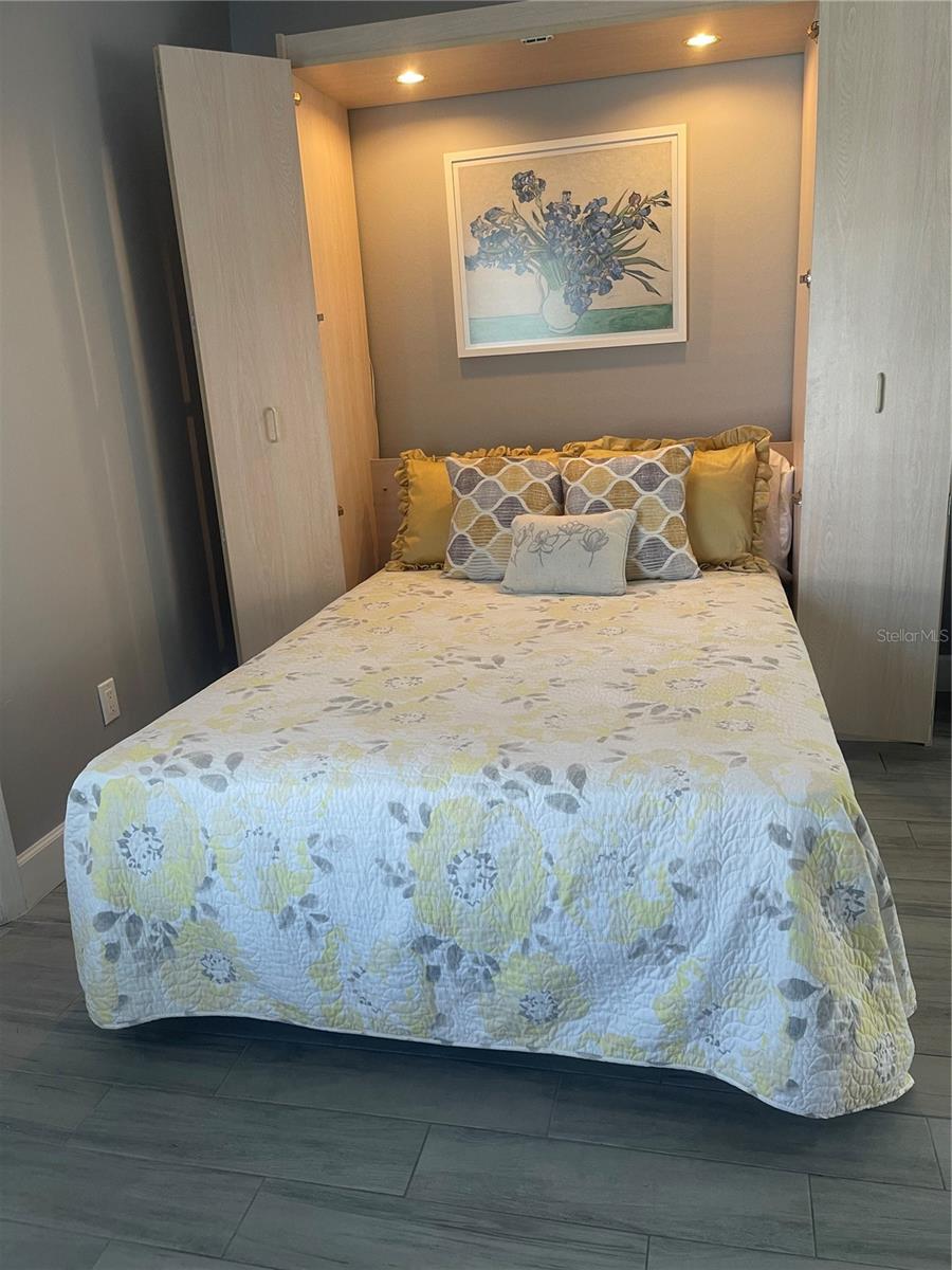 Image 5 of 22 For 15454 Markham Drive