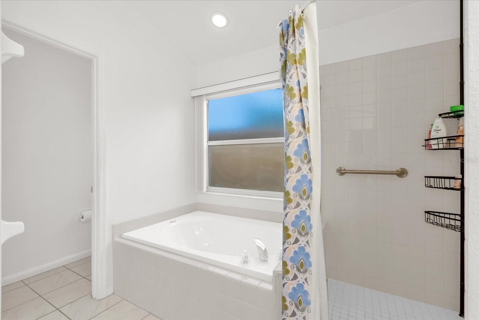 Image 16 of 24 For 813 Garden Glen Loop