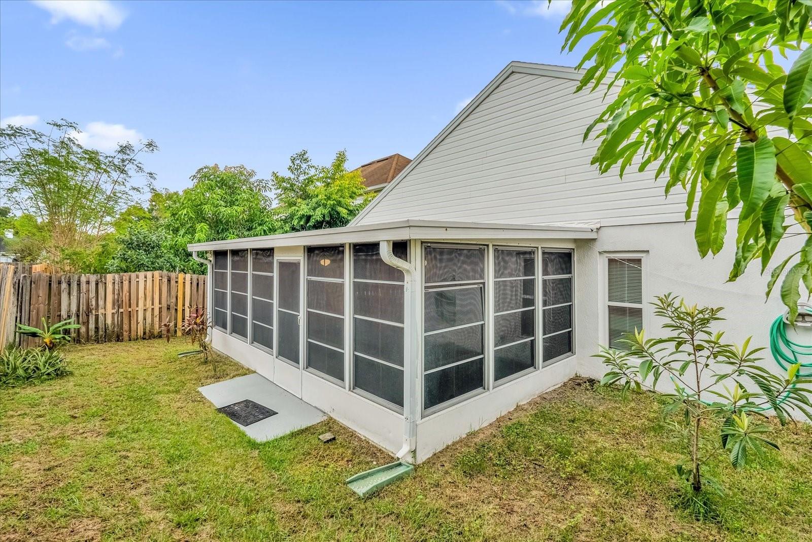 Image 20 of 24 For 813 Garden Glen Loop