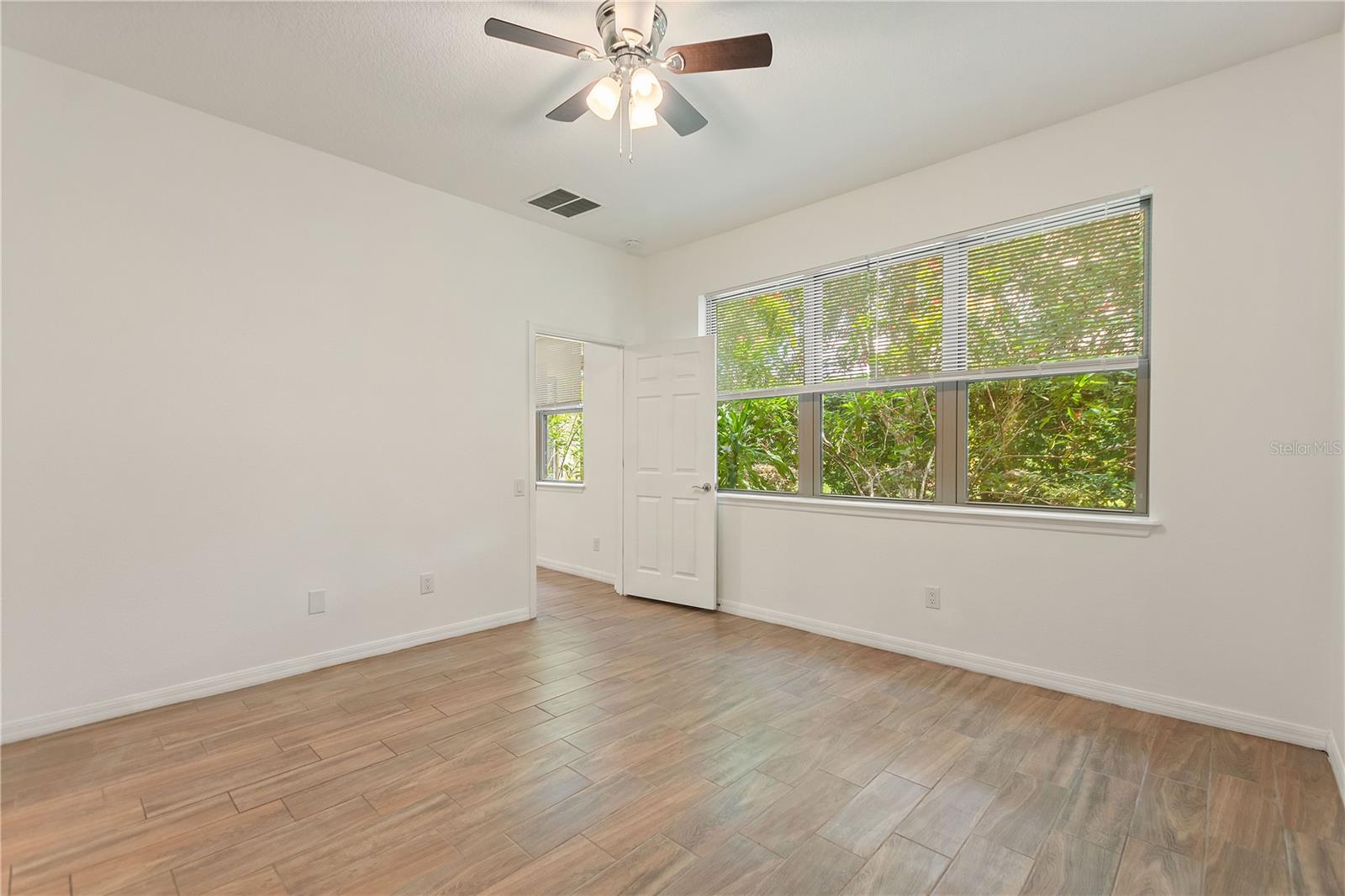 Image 11 of 35 For 519 Cadiz Drive