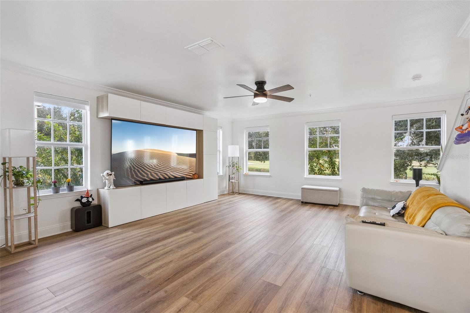 Image 11 of 68 For 1028 Waterside Drive