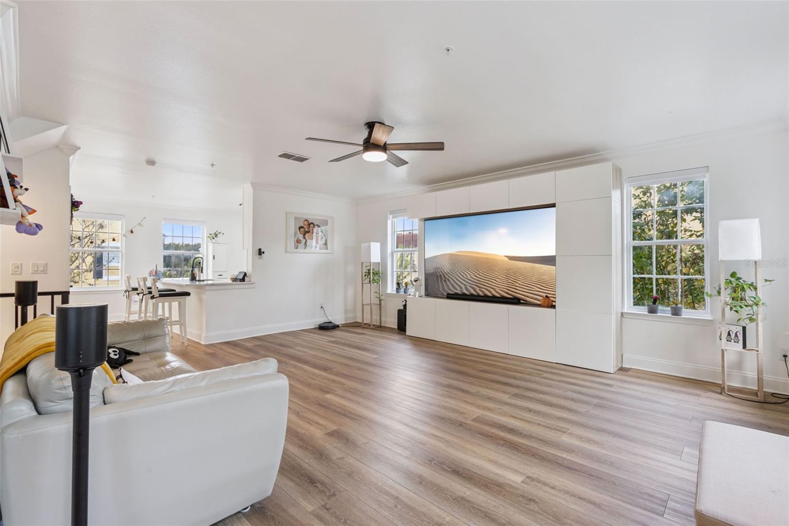 Image 12 of 68 For 1028 Waterside Drive