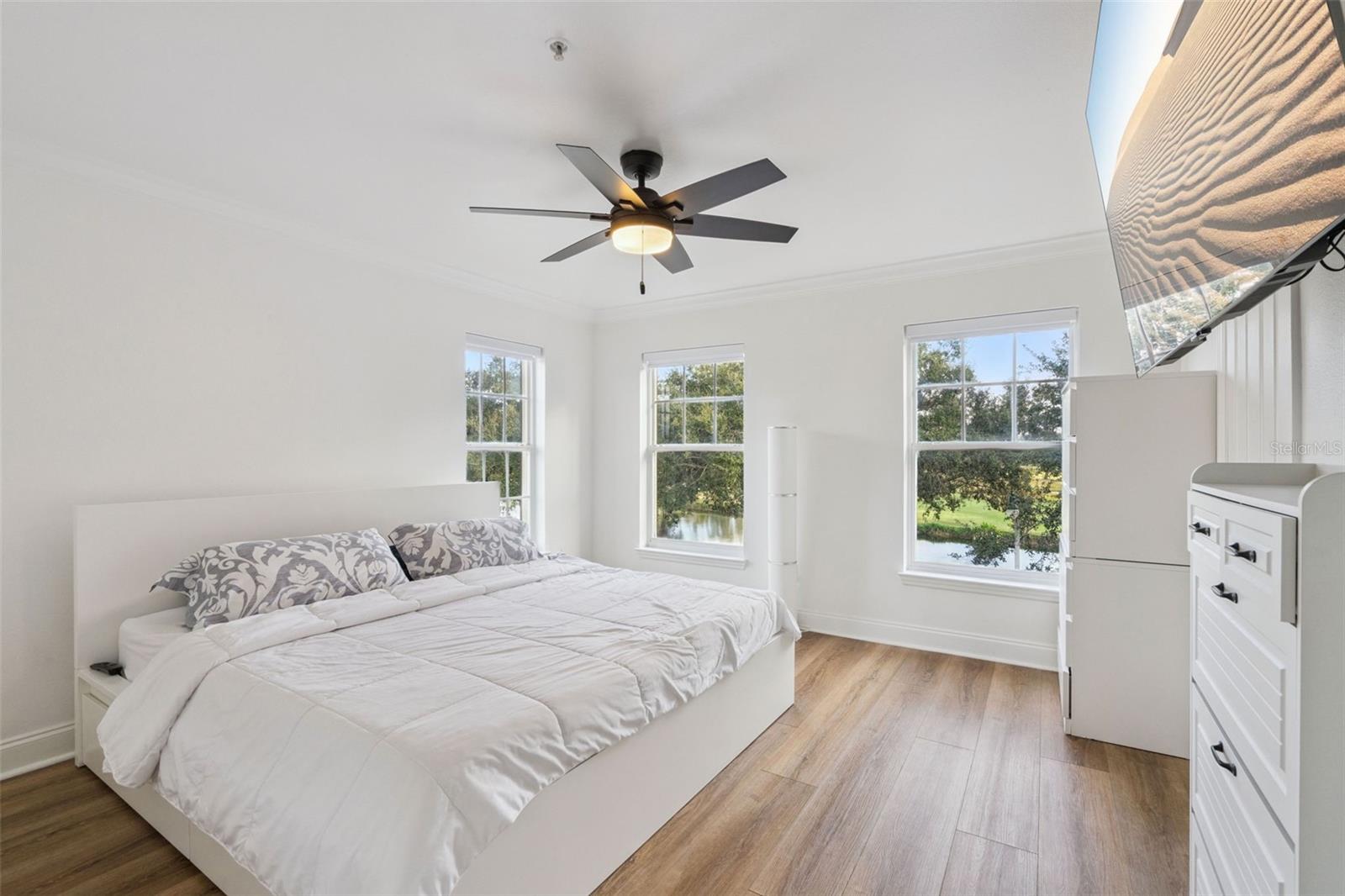 Image 24 of 68 For 1028 Waterside Drive