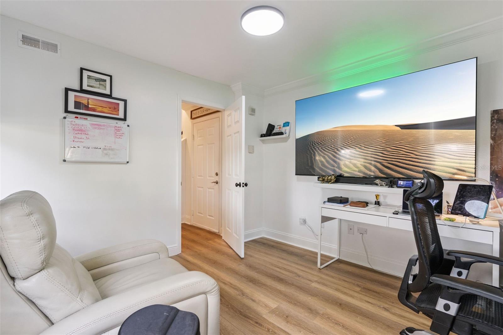 Image 7 of 68 For 1028 Waterside Drive